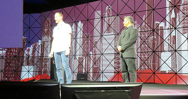 AWSのGadi Hutt氏（左）とVin Sharma氏（右）