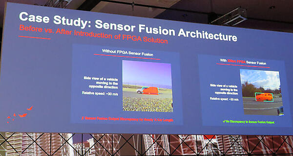 左の画像では車の画像とオレンジのセンサーデータがズレている