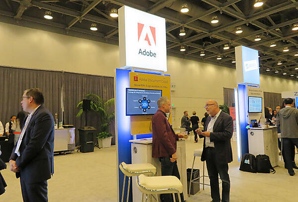 AdobeもDocument Cloudを最小のブースで