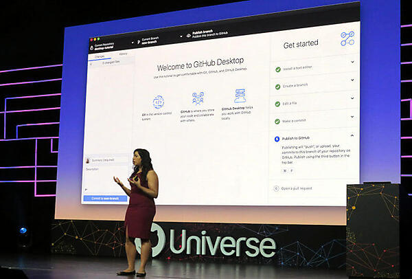 キーノートでDesktopを紹介するBatra氏