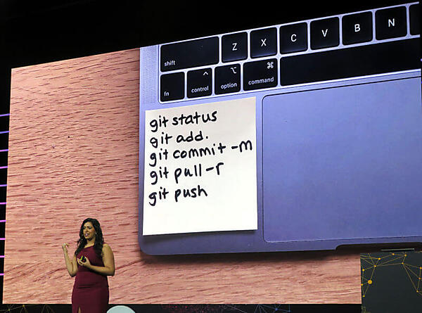 会場から大きな反応があったPost-Itにコマンドをメモしたスライド