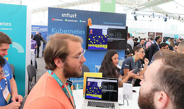 自社サービスよりもオープンソースをアピールするINTUITのブース