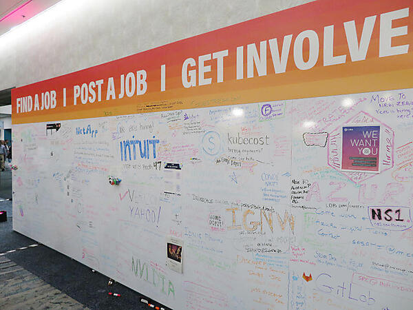 書き込む余地もないほど求人情報で埋まったジョブボード