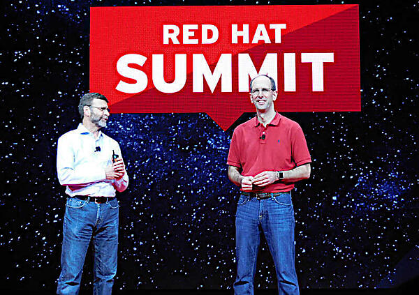 過去のサミットから。MicrosoftのクラウドビジネスのトップScott Guthrie氏（右）とCormier氏