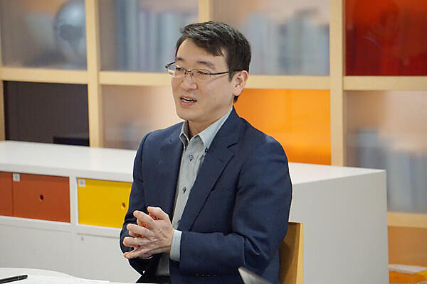 「旗を揚げる」ことの重要性を語る濱野氏