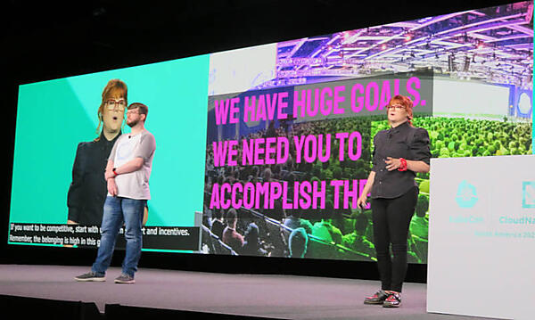 Red HatのBlecker氏（左）とAppleのPittman氏（右）