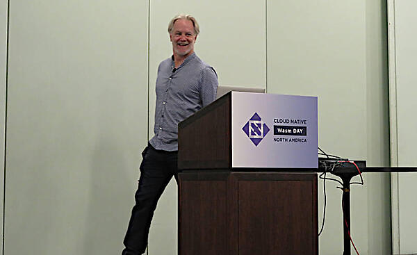 オープニングはMicrosoftのRalph Squillance氏