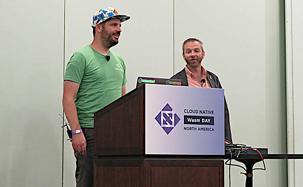 Tylor Thomas氏（左）とMatt Butcher氏（右）