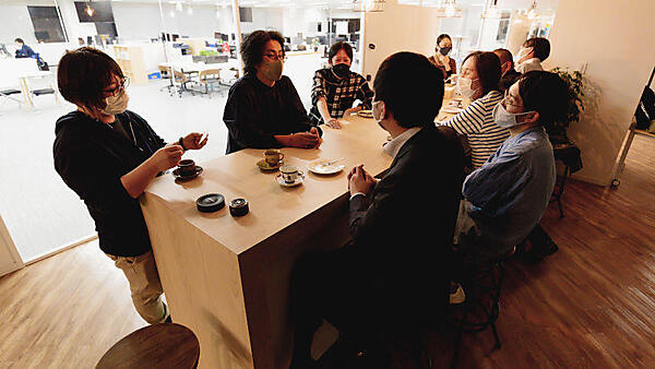 開発チームのミーティング風景