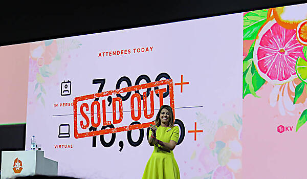 キーノートの最初に登壇したCNCFのトップ、Priyanka Sharma氏