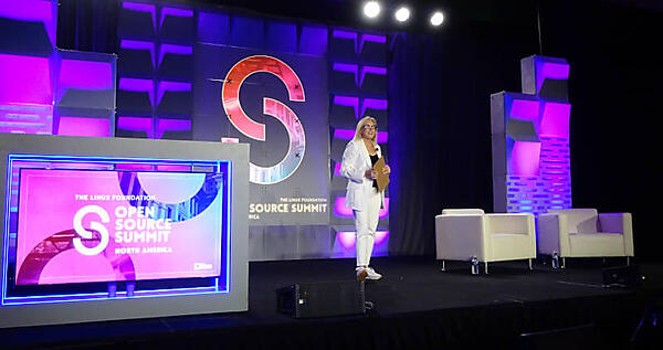 MCはOpenJS FoundationのRobin Ginn氏