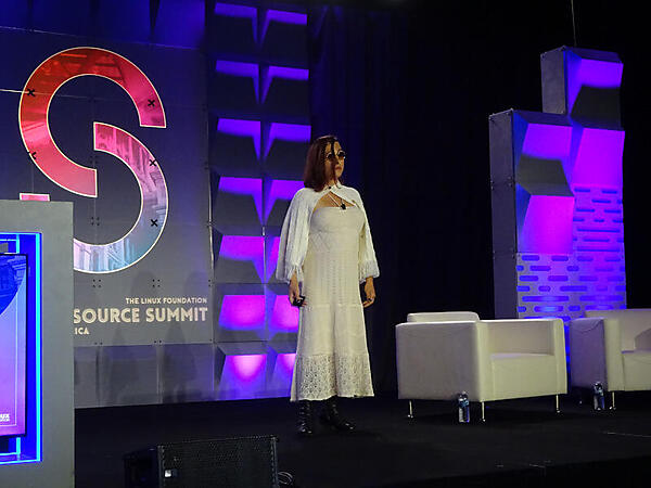 コミュニティにおけるLGBTQ+の差別について訴えるBlack氏