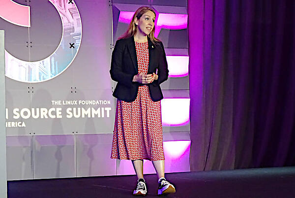 LFが実施したリサーチを紹介するCarter氏