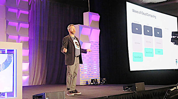 プレゼンテーションを行うMatt Butcher氏