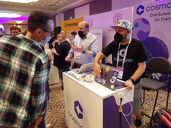 wasmCloudを開発するCosmonicのブース