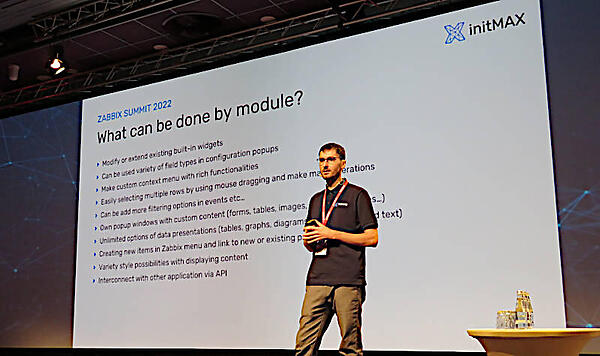 Widget Moduleを解説するTomas Hermanek氏