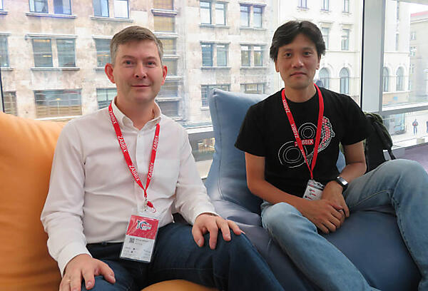 ZabbixのCEO、Alexei Vladishev氏（左）と日本代表、寺島広大氏（右）