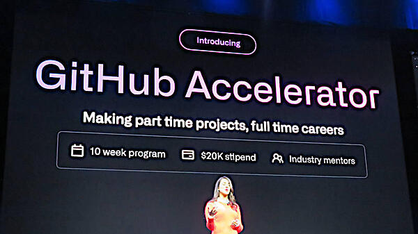 資金支援に関する各プログラムを紹介するNaytri Sramek氏