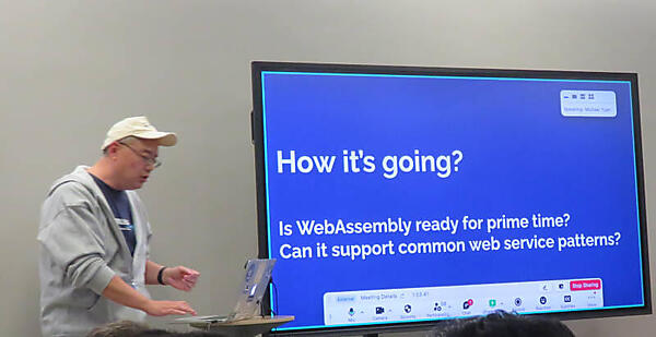 WebAssemblyの解説を行うMichael Yuan氏