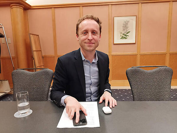 インタビューに応えたMatt Riley氏