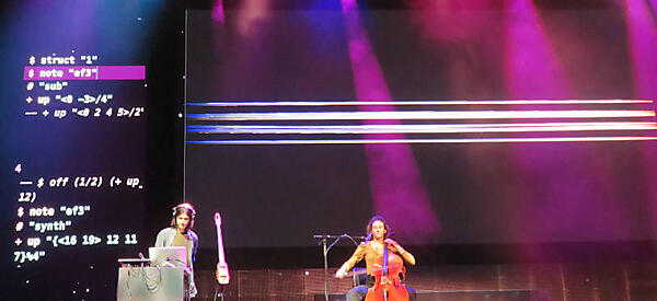 プログラムを書いてシンセサイザーを操作し電子チェロと共演