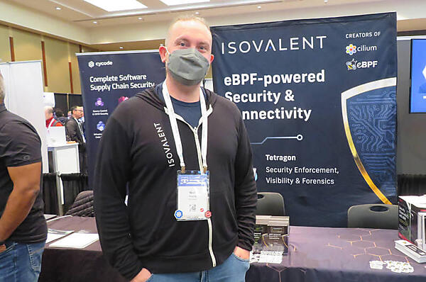 Isovalentのブース。小さなブースながら注目のeBPFとCiliumをメインにした展示