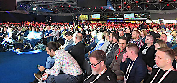 キーノート会場はほぼ満員。ソールドアウトになったのは誇張ではない