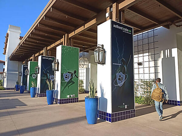 ゴルフリゾートのカンファレンス会場を使って行われたAuthenticate 2023