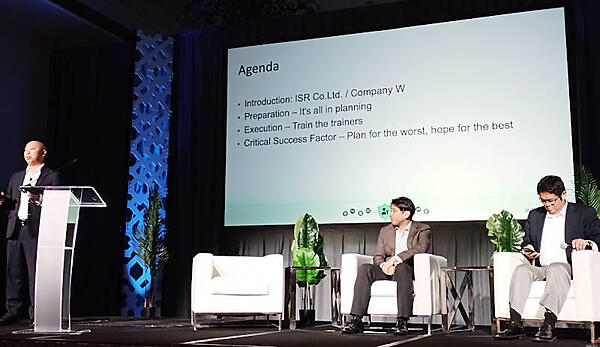 セッションを行うISRの菊池氏（左）、有賀氏（中央）そして川崎氏（右）