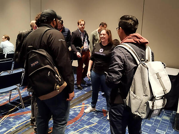 セッション後に参加者からの質問に応えるBailey Hayes氏