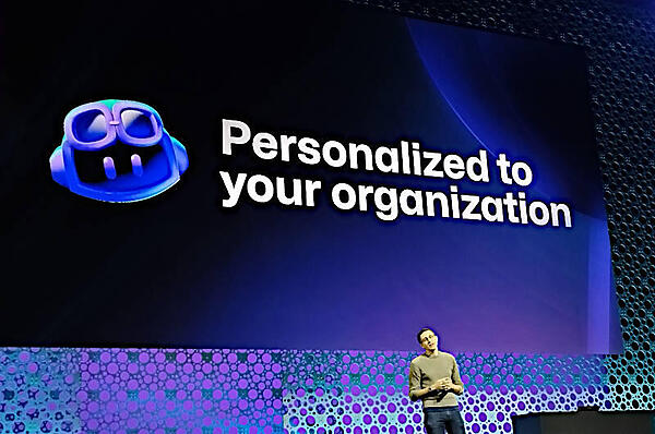 企業向けの機能強化を解説するMerkel氏