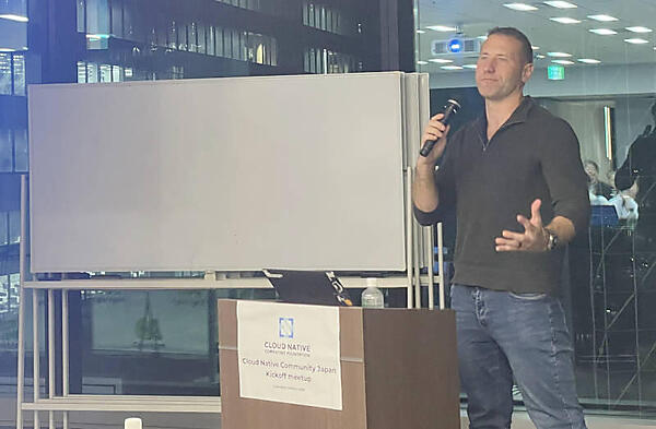 基調講演はCNCFのChris Aniszczyk氏
