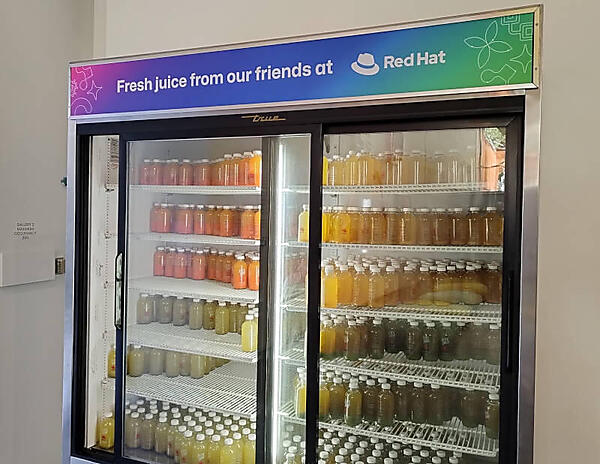 Red Hatがフレッシュジュースのスポンサー