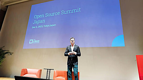 キーノートに登壇したJim Zemlin氏