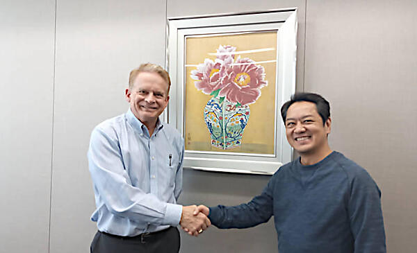 Jeff Borek氏（左）と同席したデベロッパーアドボカシー事業部の大西彰氏（右）