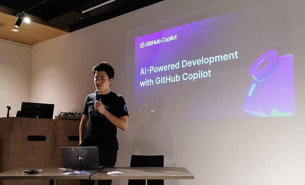 登壇したGitHub Japanの服部氏