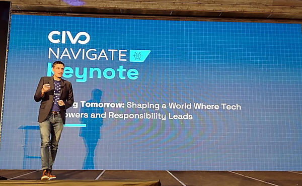 キーノートセッションを行うMark Boost氏