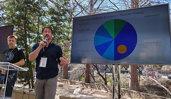 分散コンピューティングによって得られる収益の配分を解説