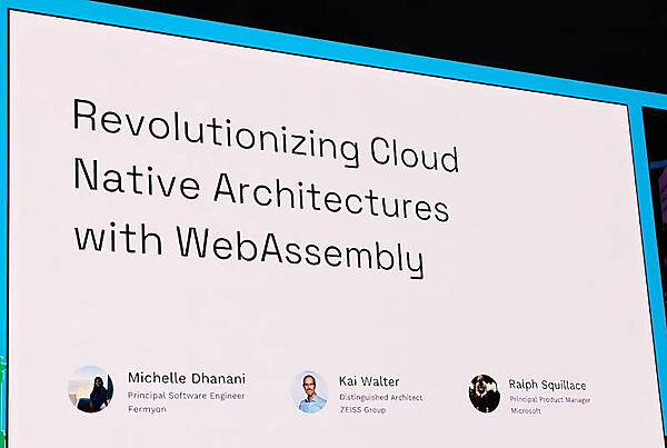 FermyonのMichelle Dharani氏とMicrosoftのRalph Squillace氏が登壇