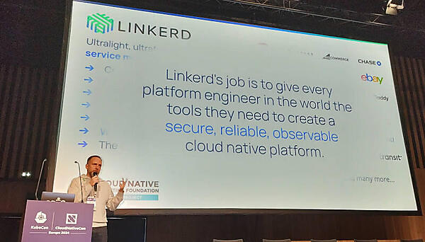 3つの特徴、セキュリティ、信頼性の高さ、観測可能（secure, reliable, observable）を強調