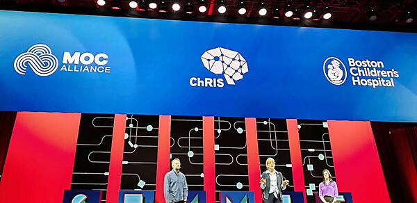 Red HatのCMO、Leigh Day氏登壇。医療機関でのユースケースを紹介