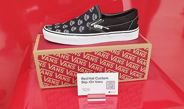 VANSのRed Hat Official Sneaker。109ドルが高いかどうかの判断は保留したい