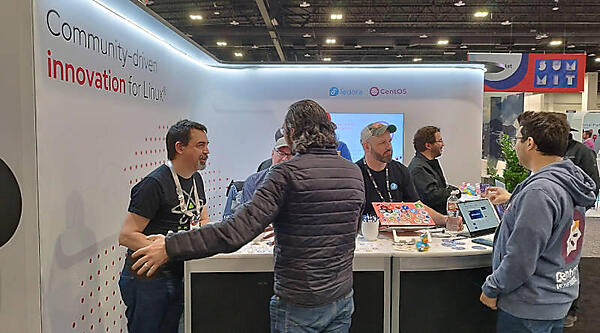 小さいながらもCentOS、Fedoraコミュニティにも配慮している感