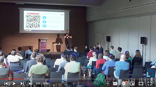 セッションが行われた部屋はかなり小さく参加者は30人程度か