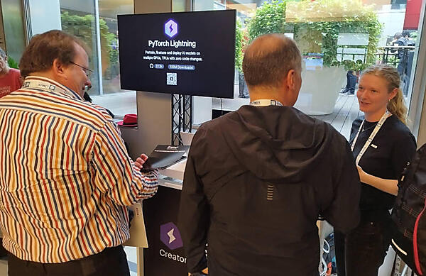 Lightning AIのブース。参加者からは大人気だったようだ