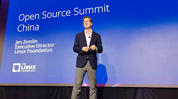 登壇したJim Zemlin氏