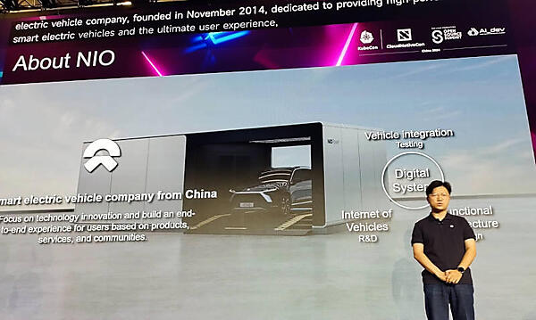 NIOの紹介を行うJiang氏