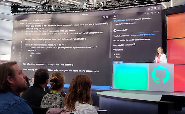 デモを行うGitHubのエンジニア