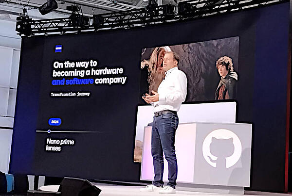 映画撮影に使われるプロフェッショナル向けレンズも製品の一部