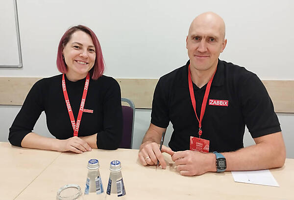 トレーニングチームのトップ、Kristīne Lamberta氏（左）とプロダクトオーナー、Martins Orinskis氏（右）。